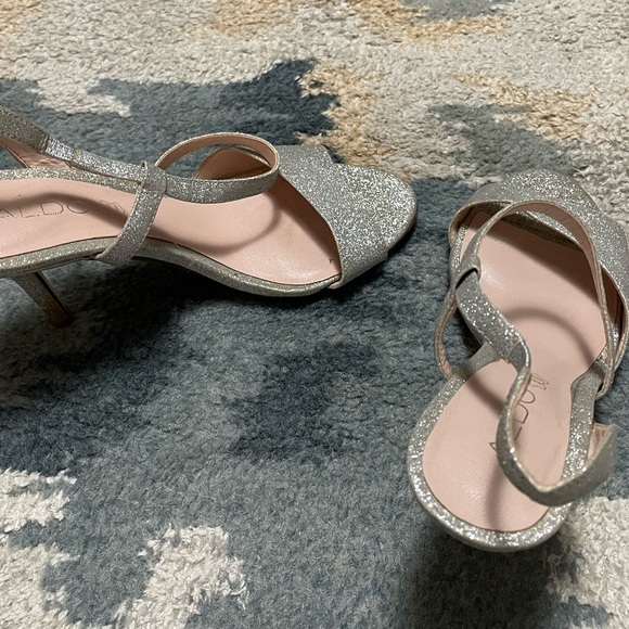 Aldo Silver Gliter Open Toe Sling backs Sz 7 - Picture 3 of 3